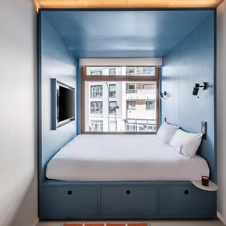 Hotel Super 4*